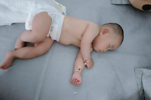 广元宝宝脚心出汗怎么回事